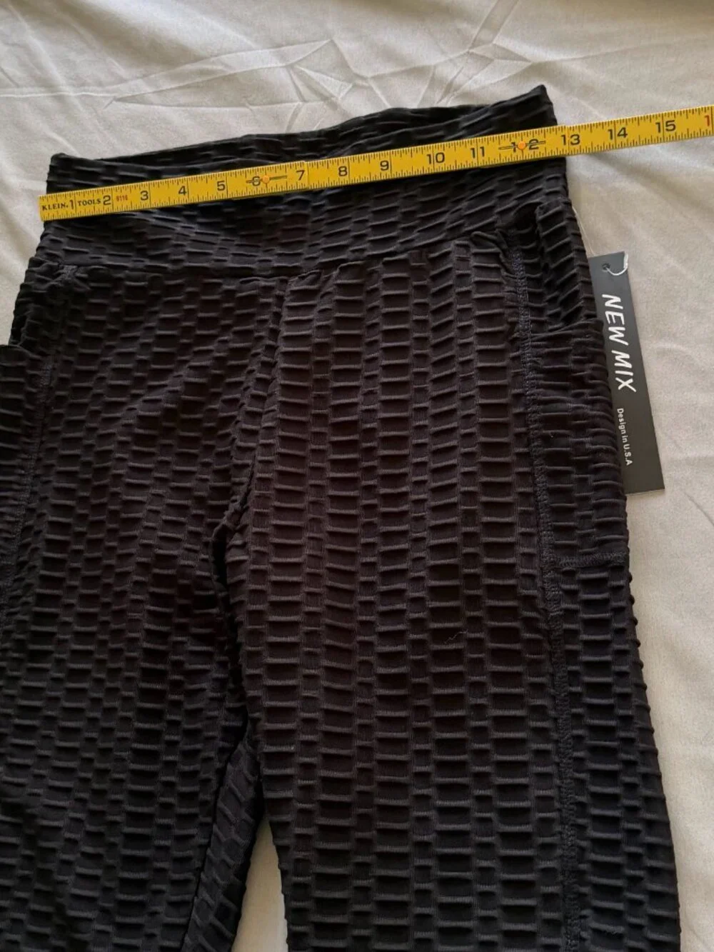 New Mix Woman’s Scrunched Butt Leggings Semi Sheer Black Size L/XL New With Tags